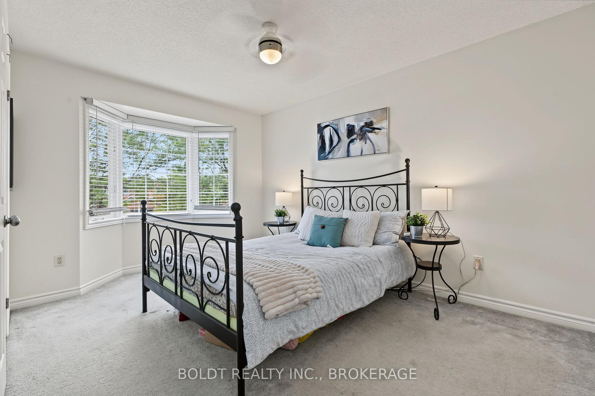 Photo 26 of 17 Valridge Drive, Hamilton, Ancaster — HOMEH
