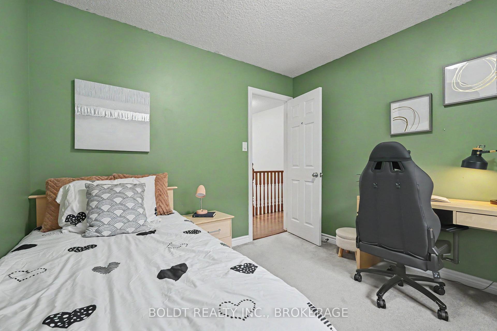 Photo 29 of 17 Valridge Drive, Hamilton, Ancaster — HOMEH