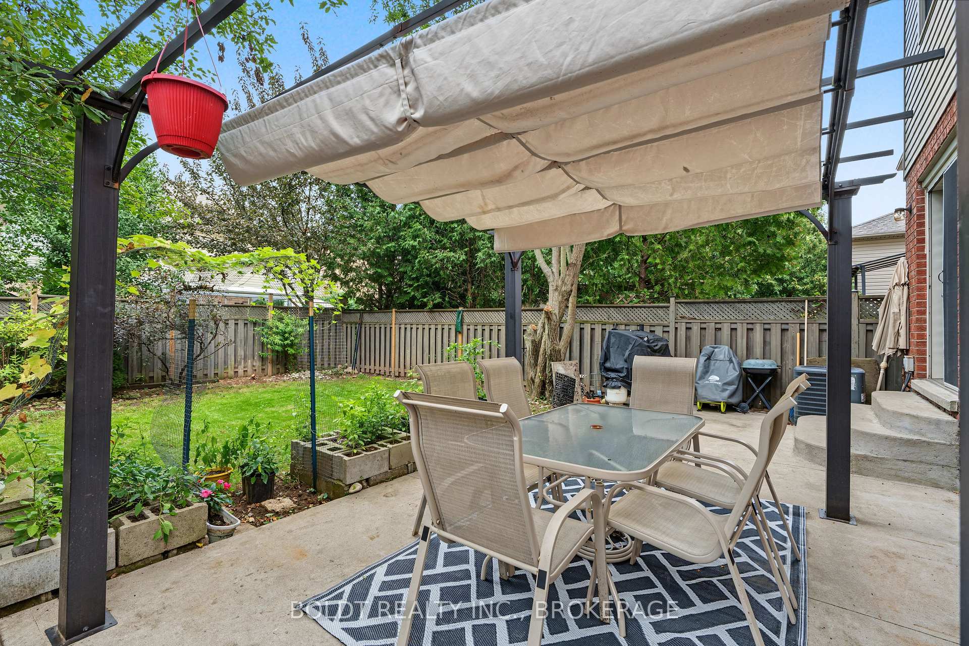 Photo 42 of 17 Valridge Drive, Hamilton, Ancaster — HOMEH