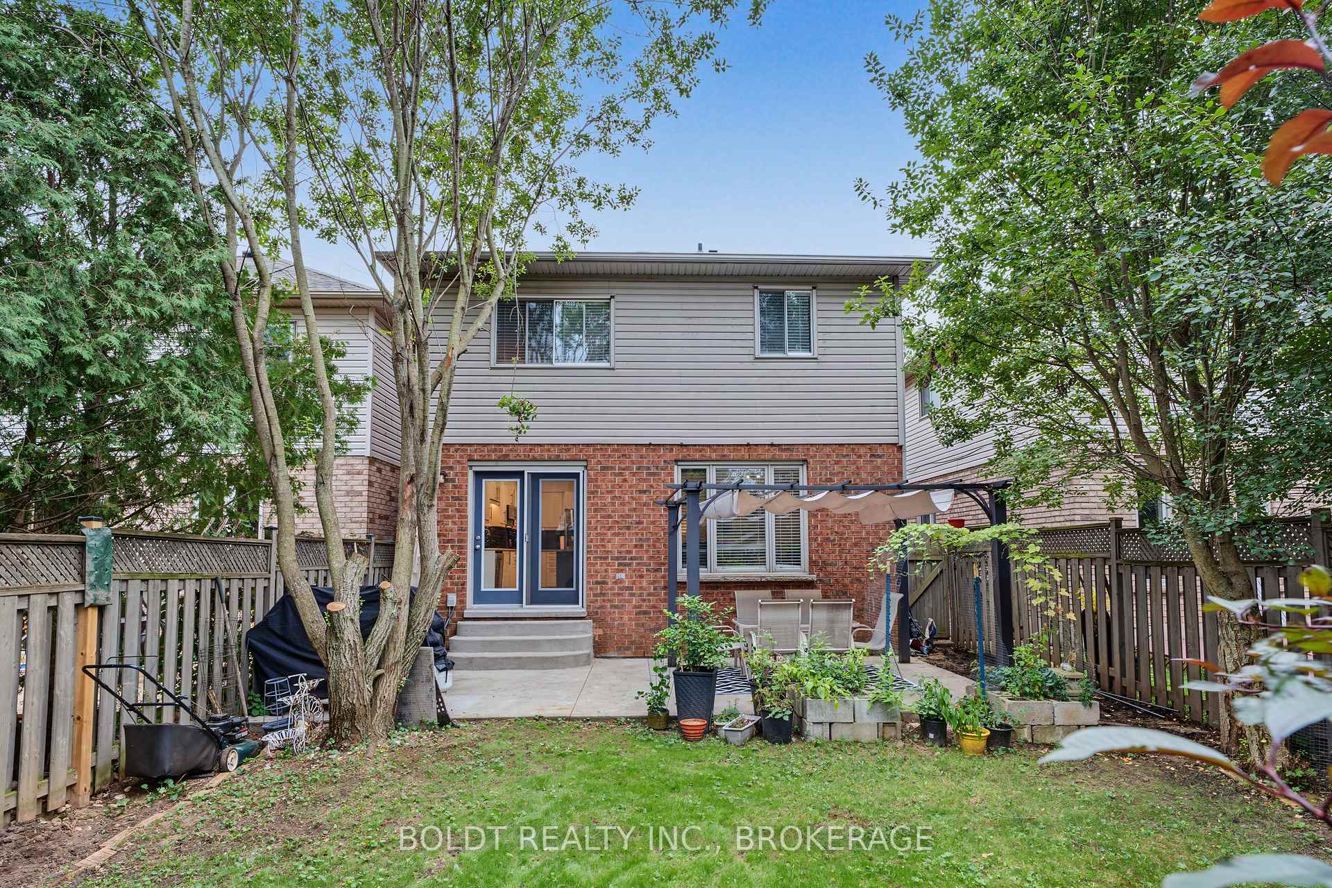 Photo 43 of 17 Valridge Drive, Hamilton, Ancaster — HOMEH