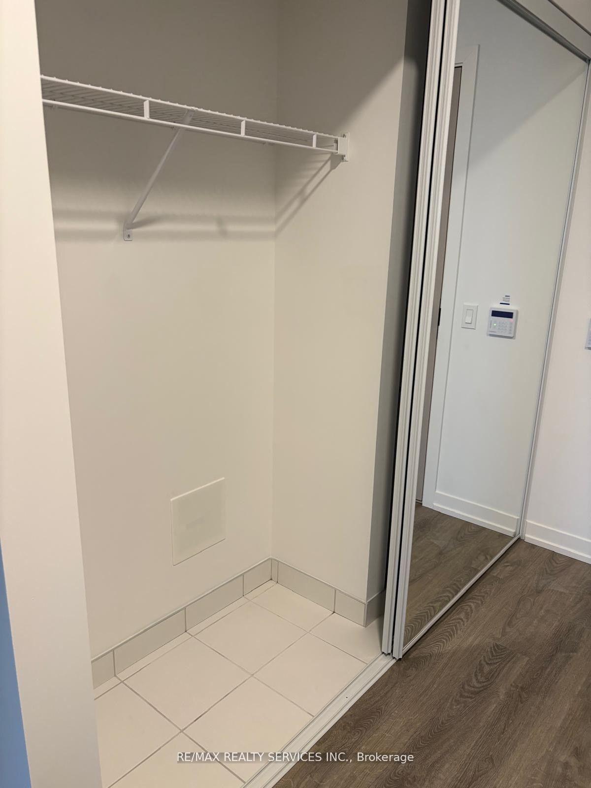 Photo 5 of Unit 509, 8 Interchange Way, Vaughan, Vaughan Corporate Centre — HOMEH