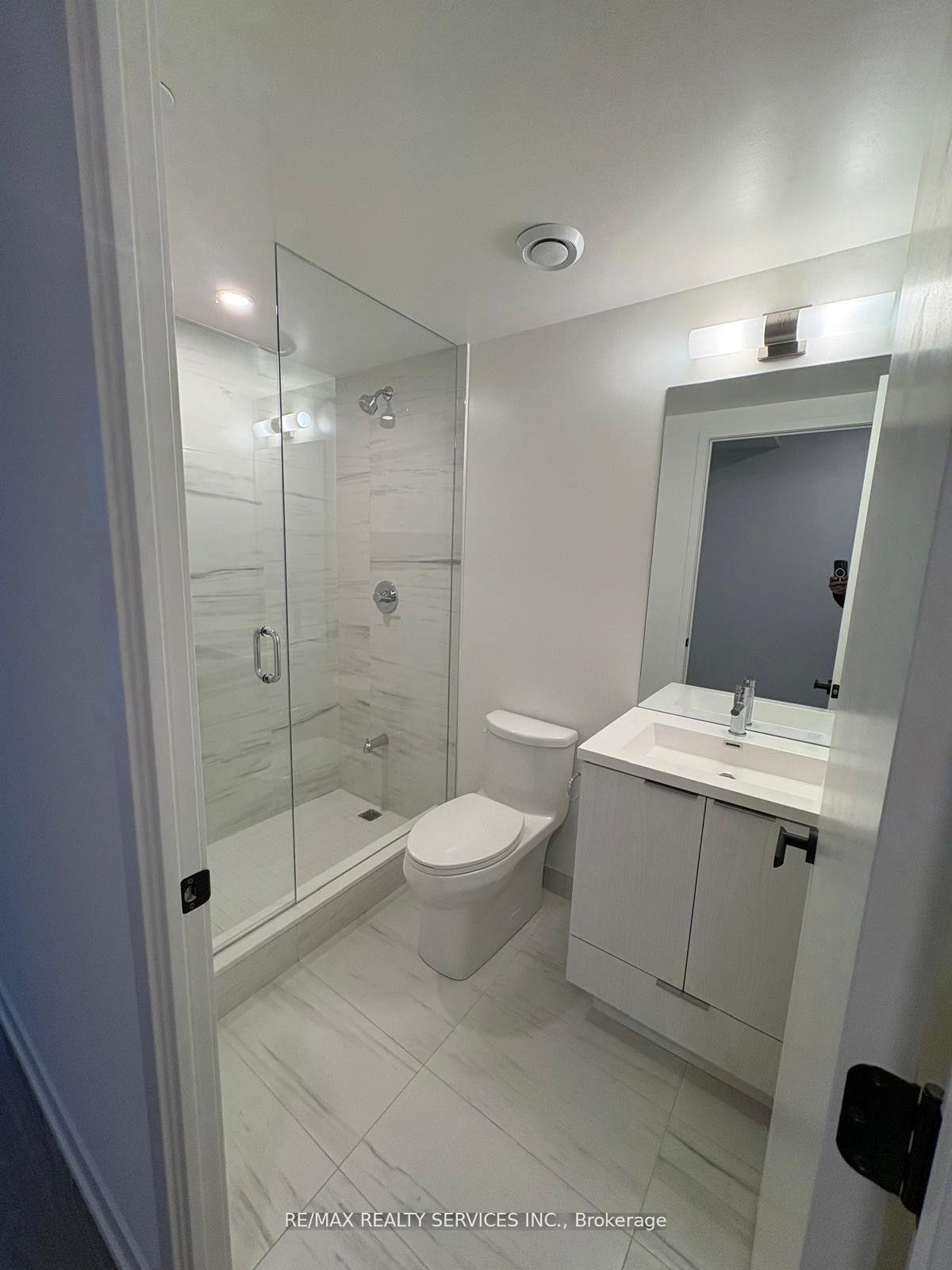 Photo 6 of Unit 509, 8 Interchange Way, Vaughan, Vaughan Corporate Centre — HOMEH