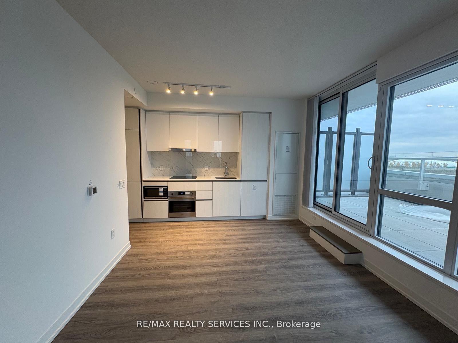 Photo 10 of Unit 509, 8 Interchange Way, Vaughan, Vaughan Corporate Centre — HOMEH