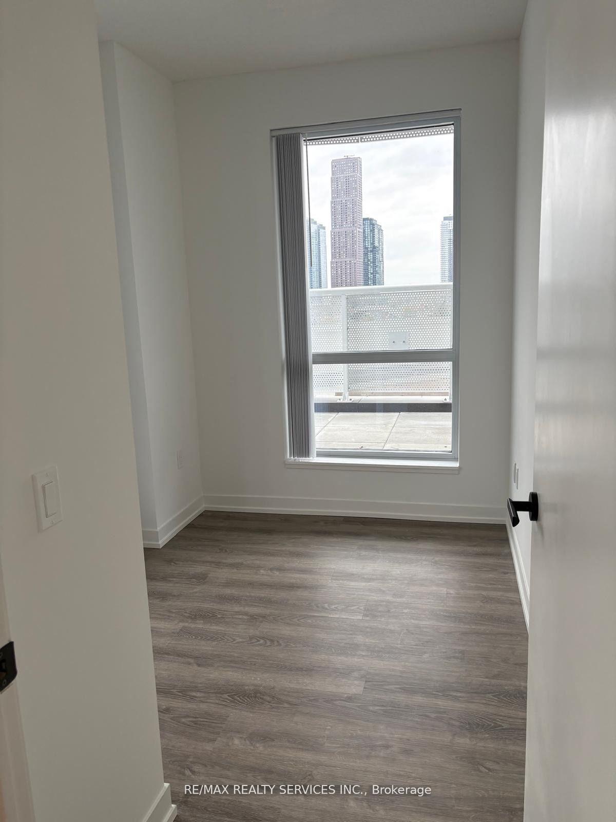 Photo 13 of Unit 509, 8 Interchange Way, Vaughan, Vaughan Corporate Centre — HOMEH