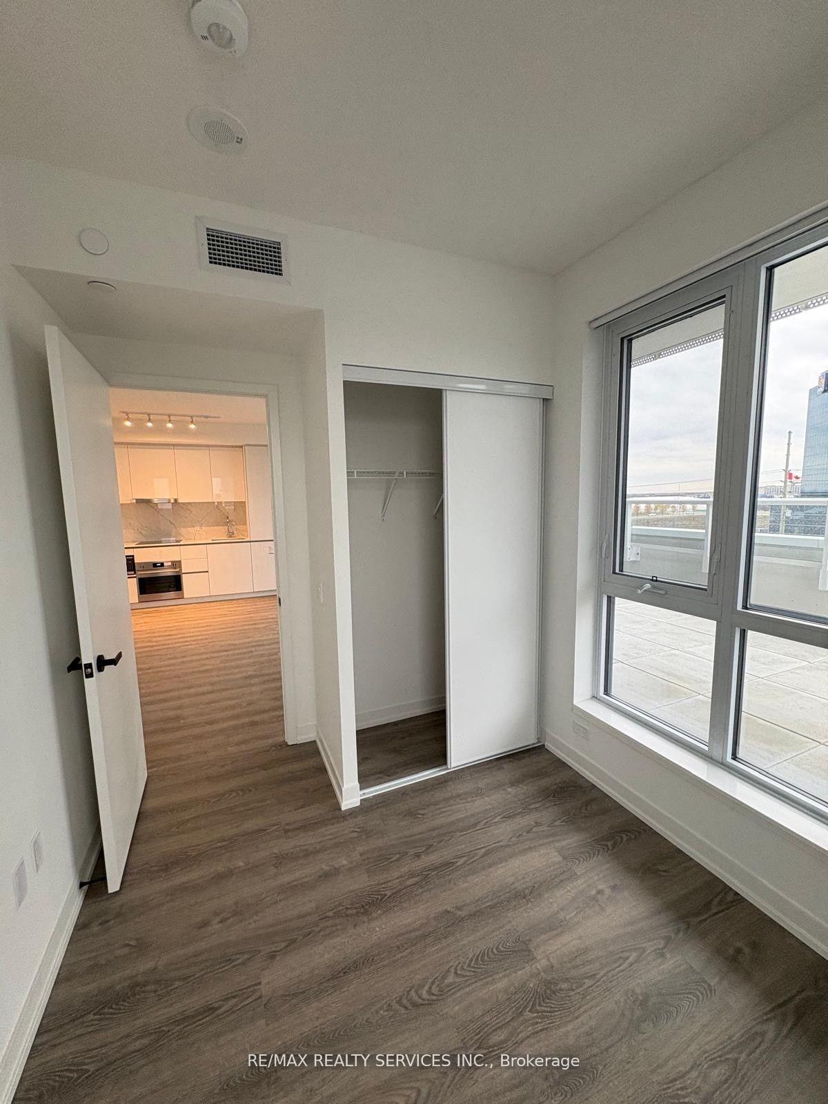 Photo 15 of Unit 509, 8 Interchange Way, Vaughan, Vaughan Corporate Centre — HOMEH
