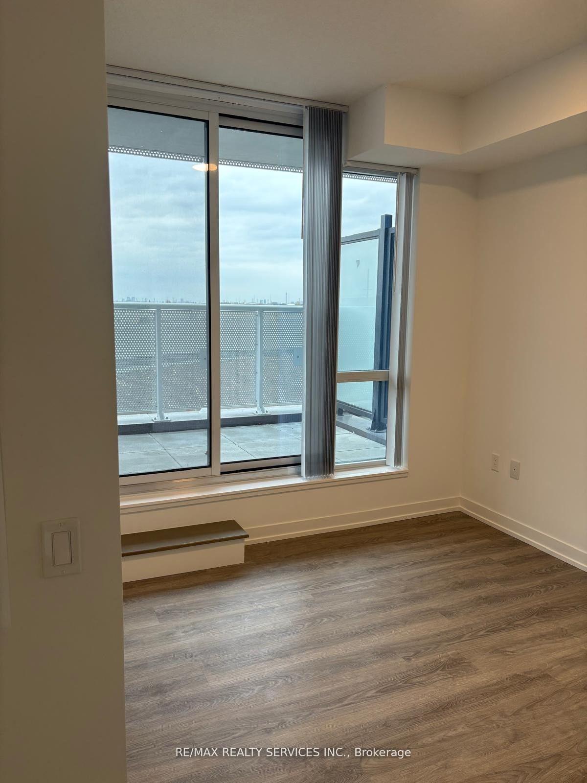 Photo 19 of Unit 509, 8 Interchange Way, Vaughan, Vaughan Corporate Centre — HOMEH