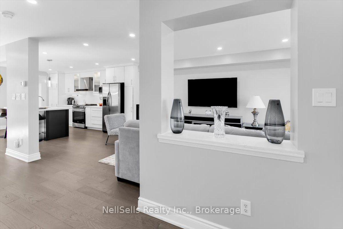 Photo 6 of 39 Warnford Circle, Ajax, Northeast Ajax — HOMEH