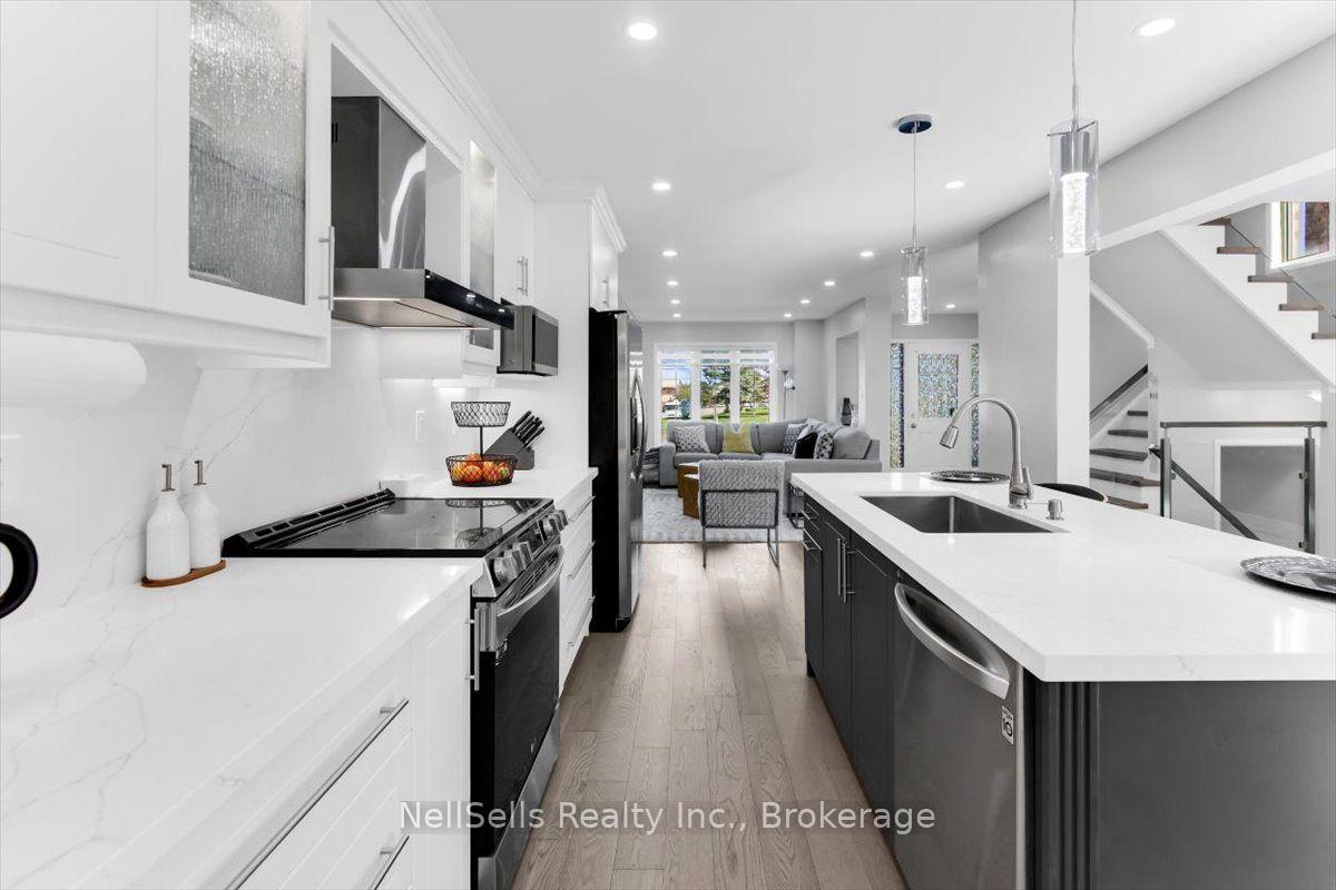 Photo 13 of 39 Warnford Circle, Ajax, Northeast Ajax — HOMEH