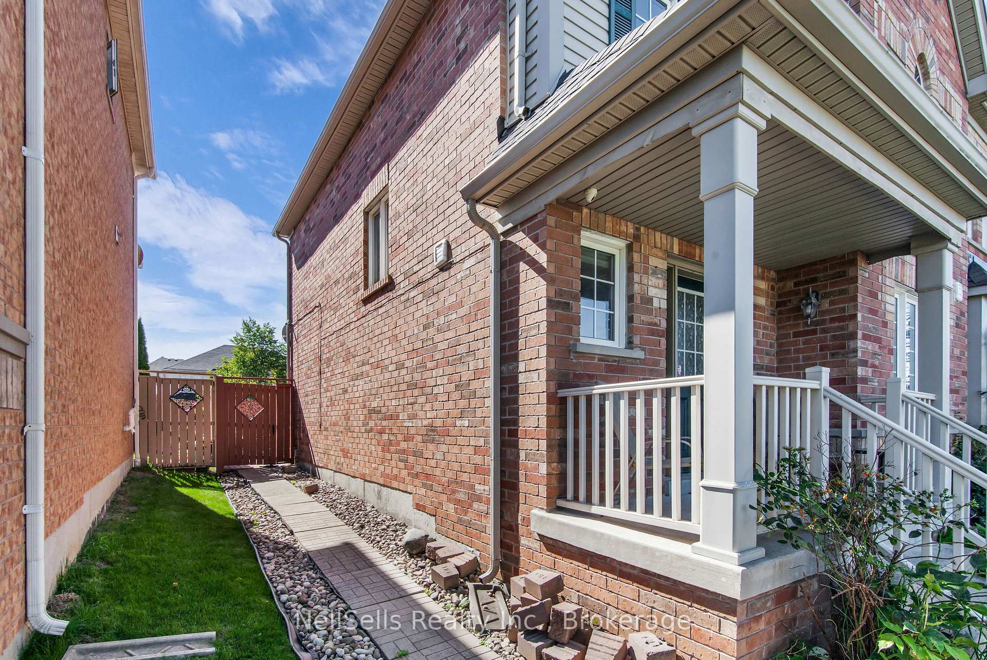 Photo 37 of 39 Warnford Circle, Ajax, Northeast Ajax — HOMEH
