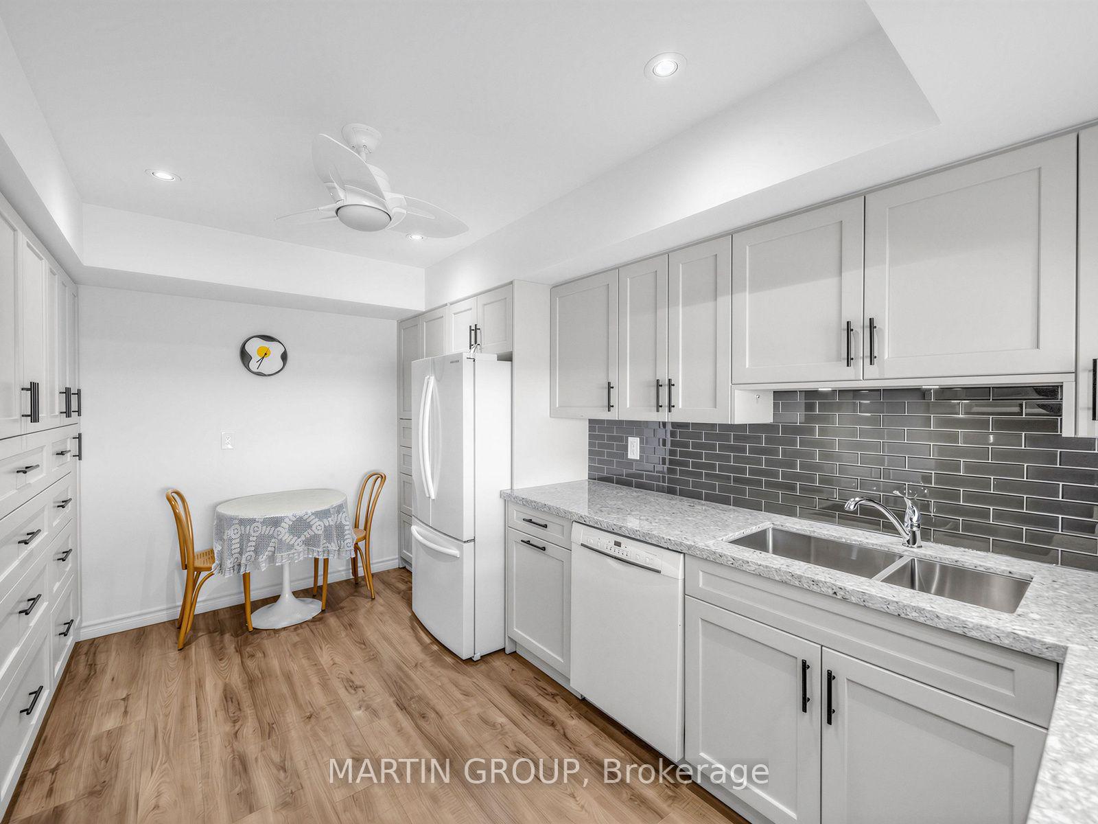 Photo 7 of Unit PH306, 1271 Walden Circle, Mississauga, Clarkson — HOMEH