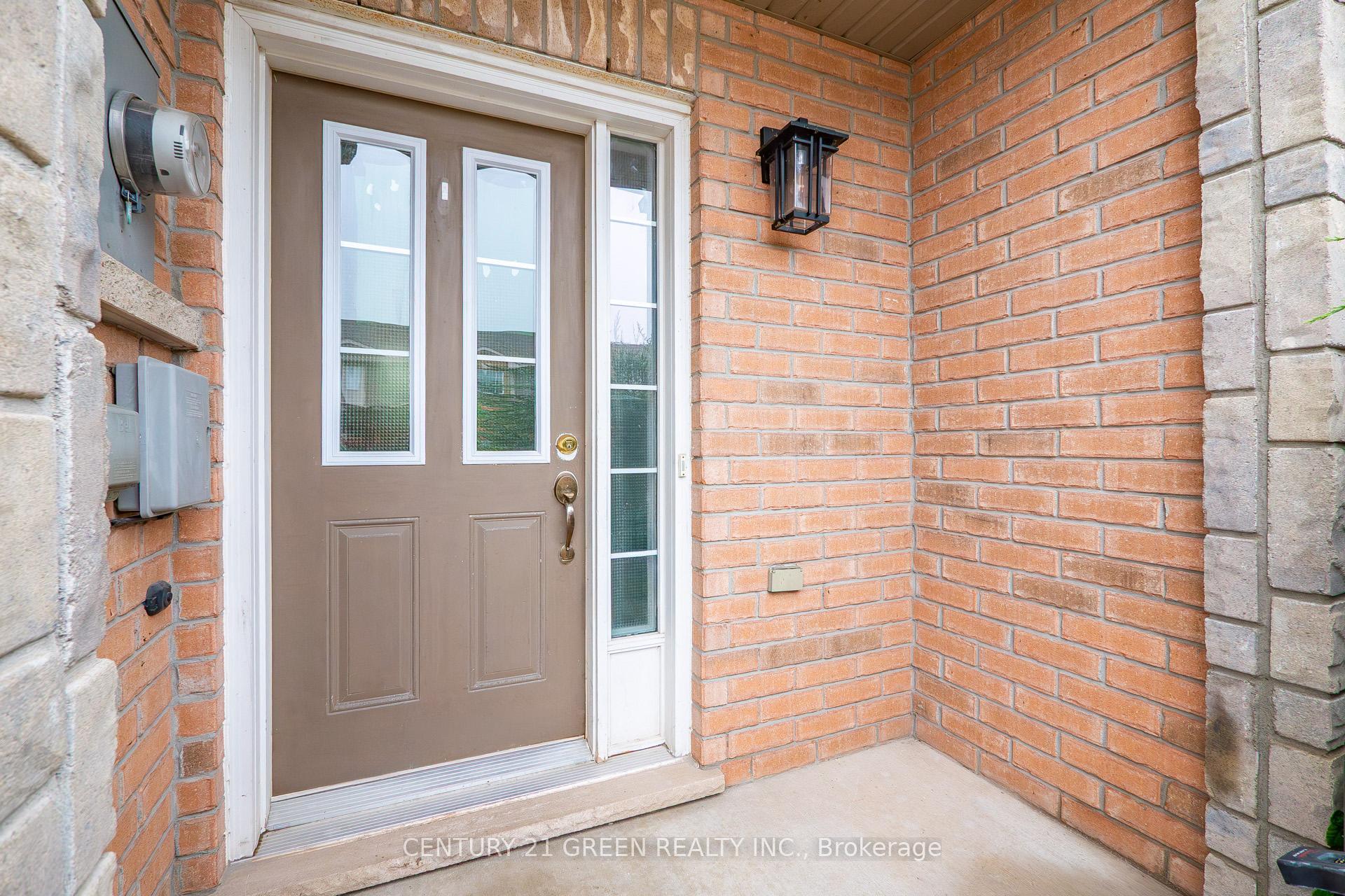 Photo 4 of 18 Palacebeach Trail, Hamilton, Stoney Creek — HOMEH