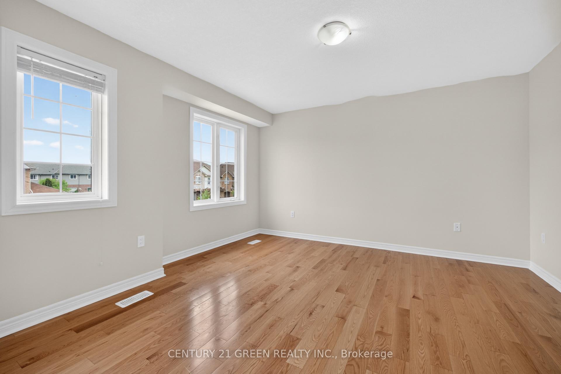 Photo 22 of 18 Palacebeach Trail, Hamilton, Stoney Creek — HOMEH