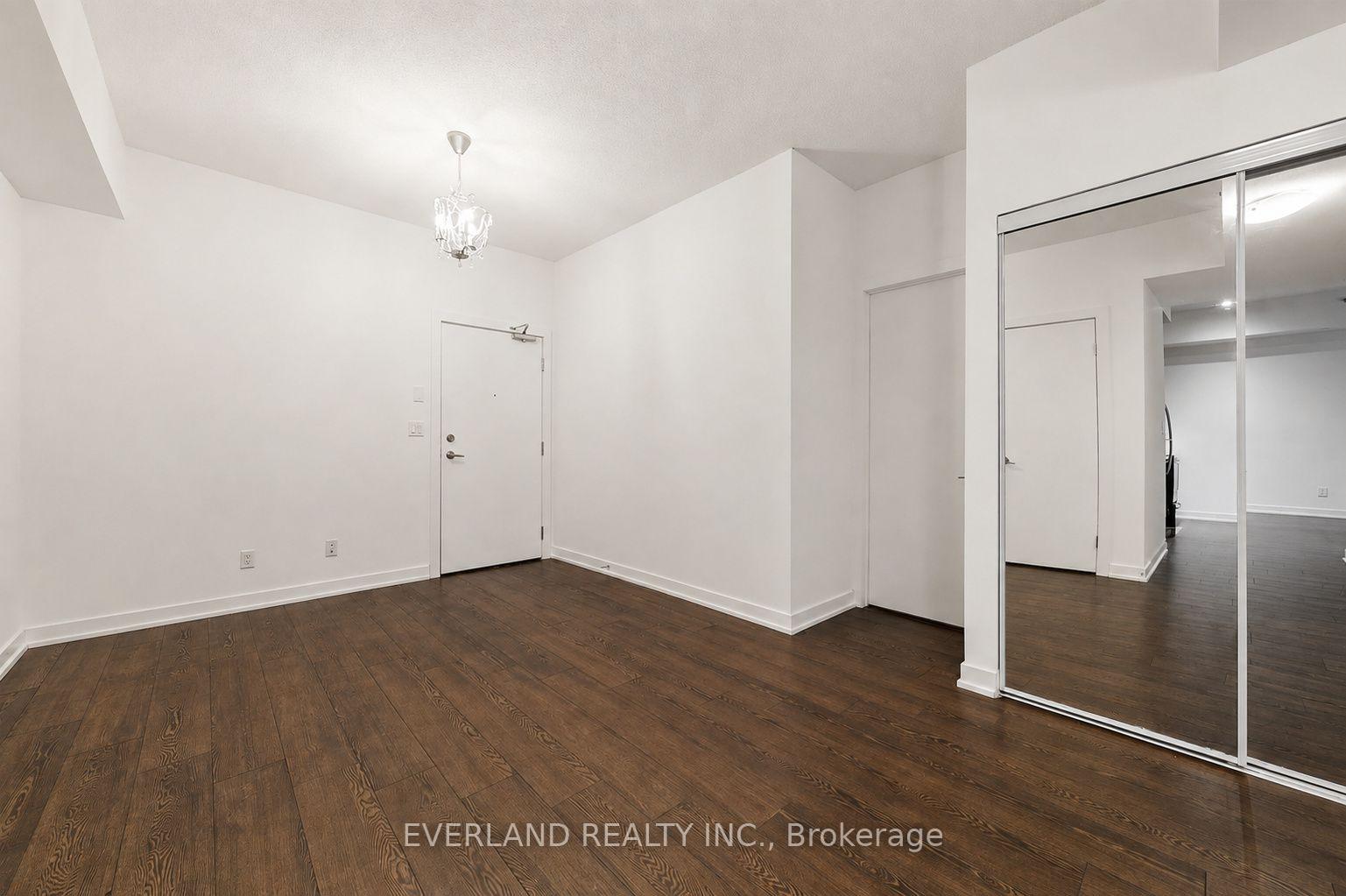 Photo 8 of Unit 201, 20 Bruyeres Mews, Toronto, Niagara — HOMEH