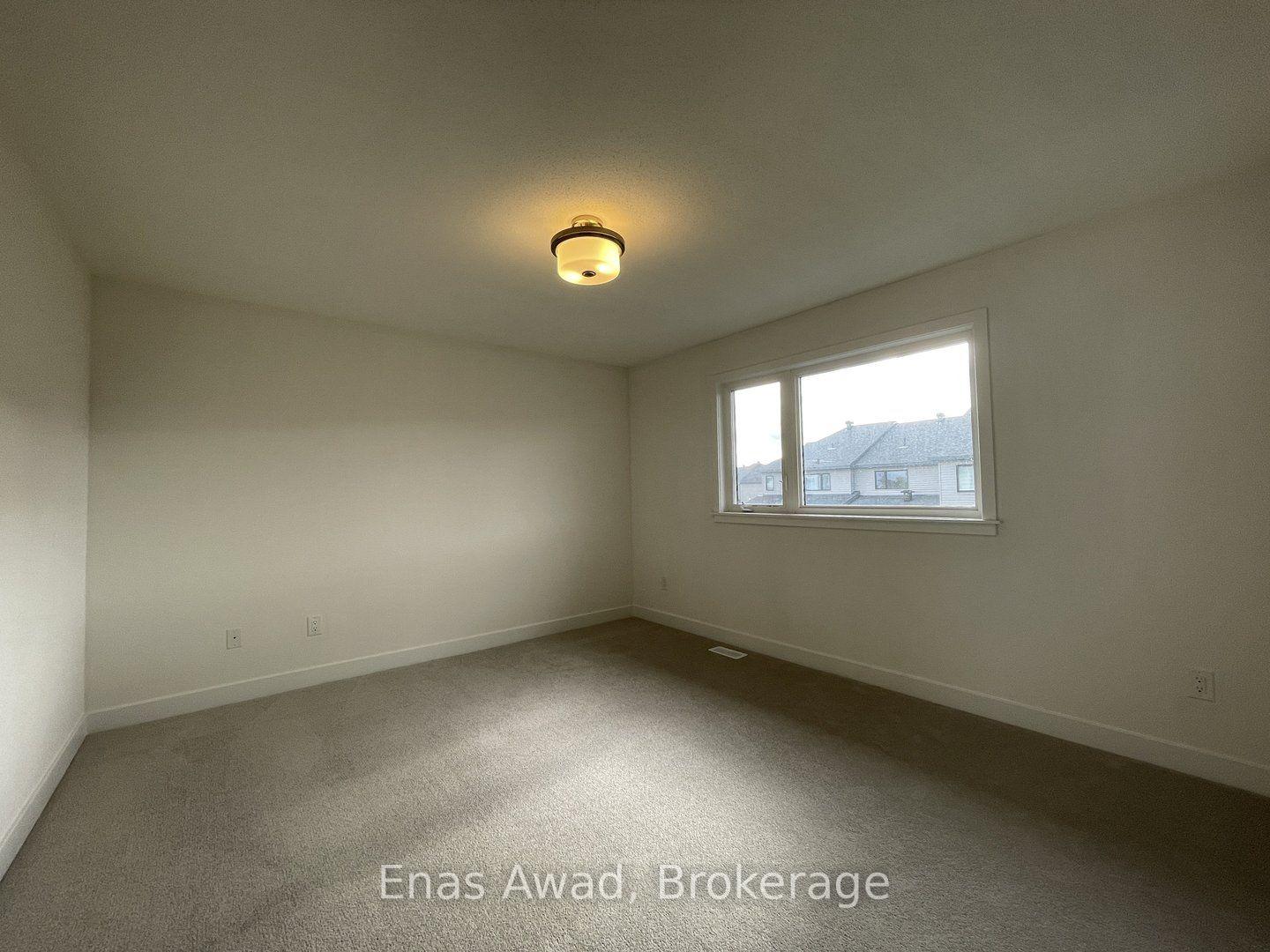 Photo 4 of 54 Overberg Way, Ottawa, Kanata - Emerald Meadows/Trailwest — HOMEH