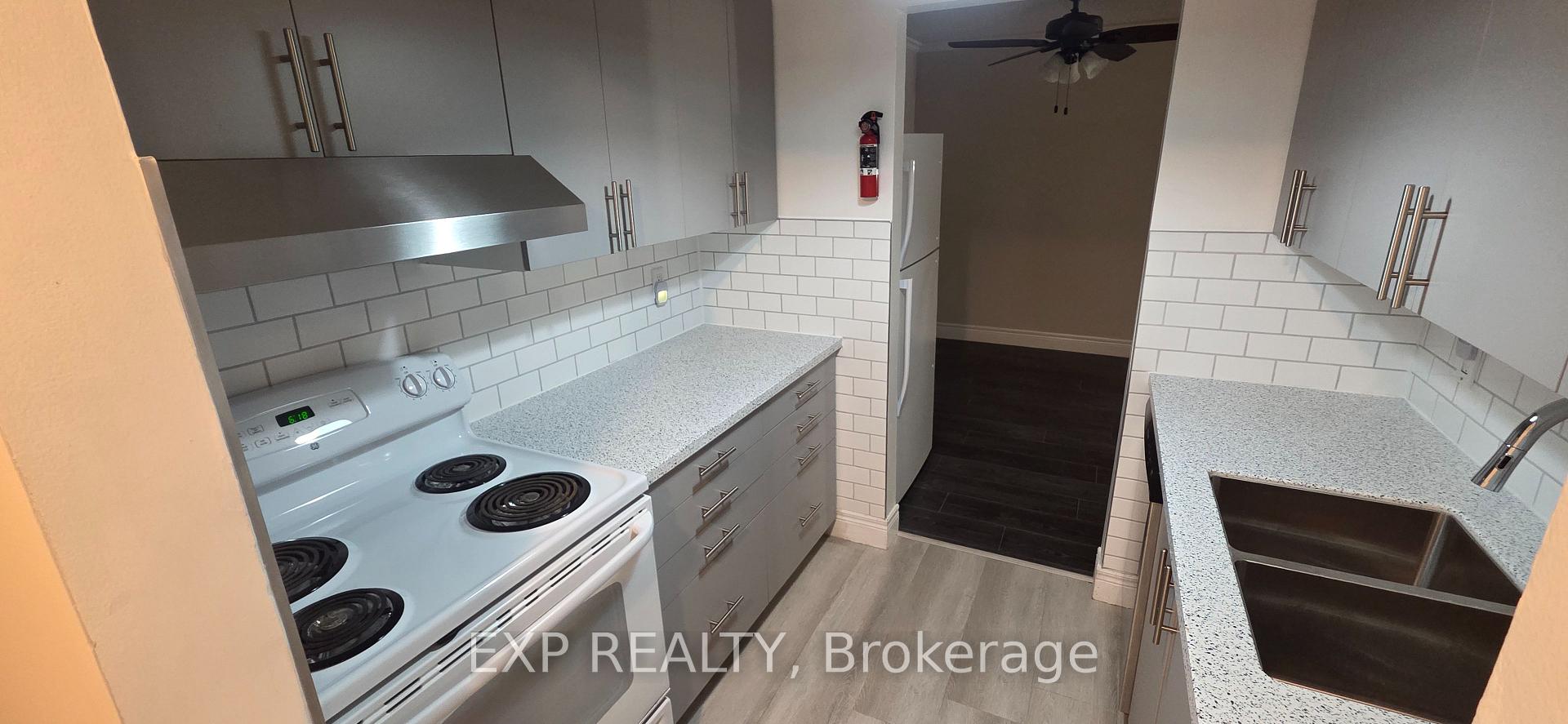 Photo 2 of Unit 220, 725 Deveron Crescent, London, South T — HOMEH