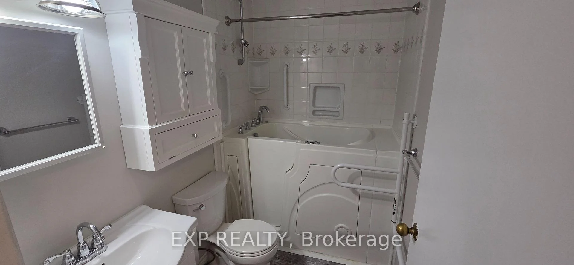 Photo 7 of Unit 220, 725 Deveron Crescent, London, South T — HOMEH
