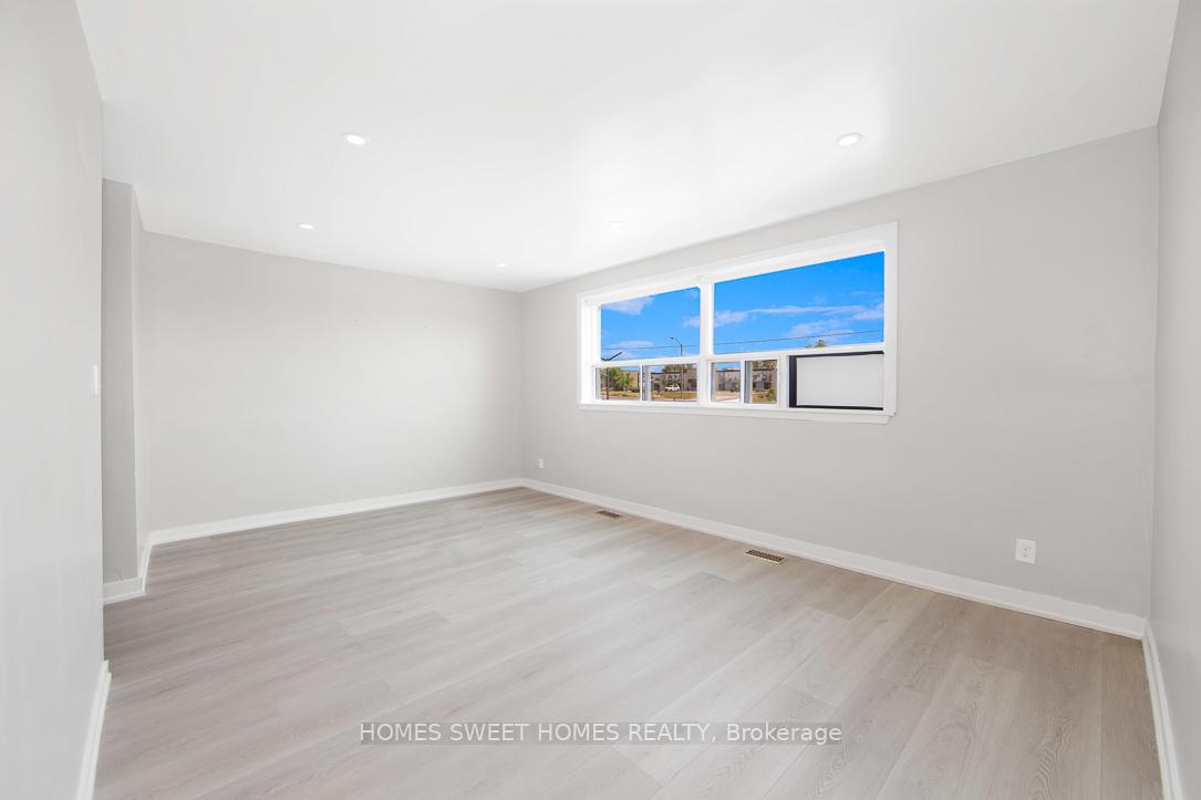 Photo of Unit A, 1352 Kennedy Road