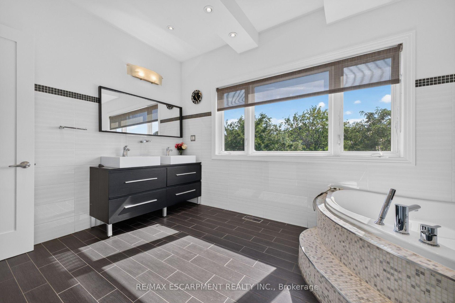 Photo 21 of 19 Mccollum Road, Hamilton, Winona — HOMEH