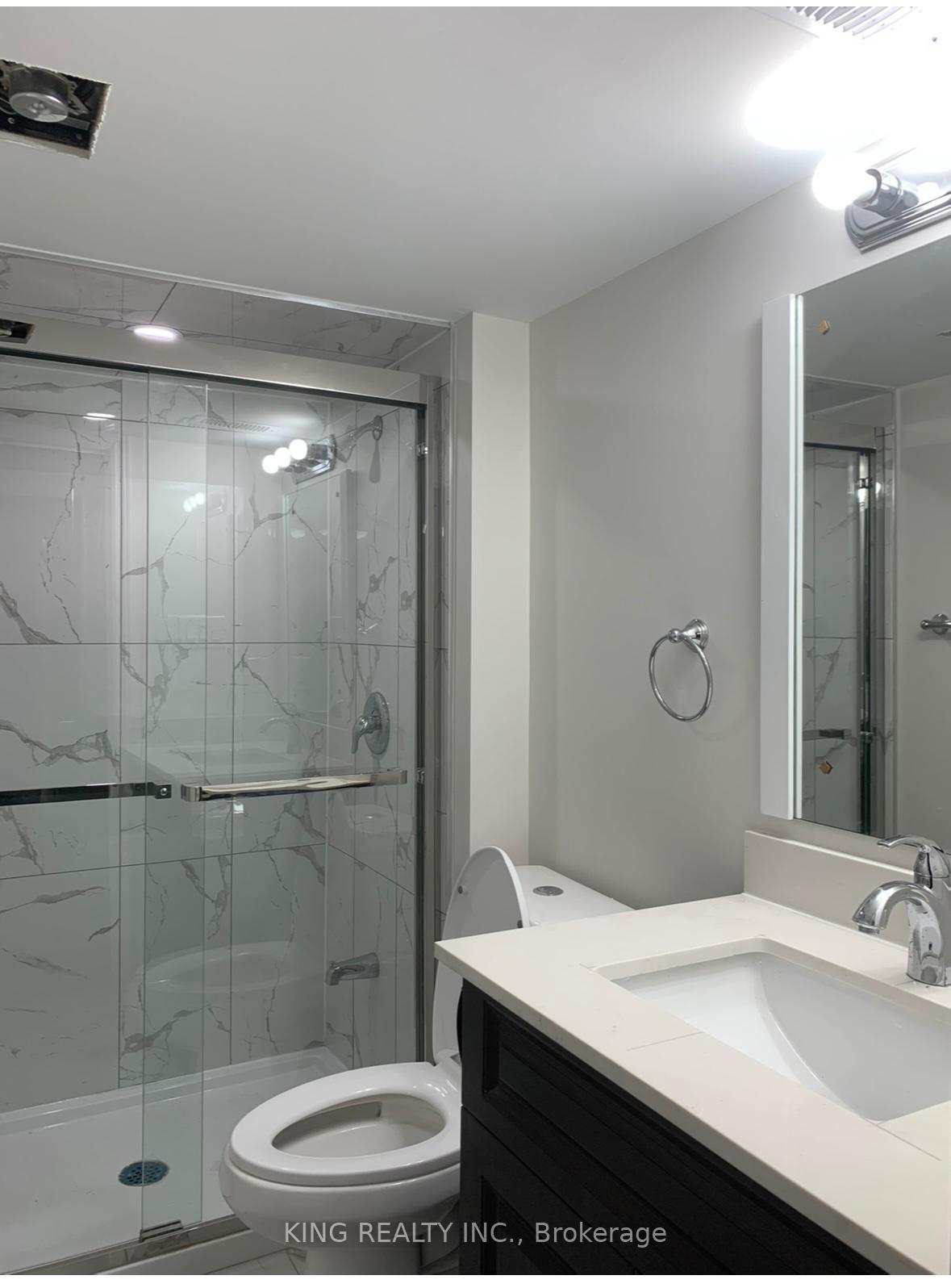 Photo 3 of 22 Gillis Road, Brampton, Northwest Brampton — HOMEH