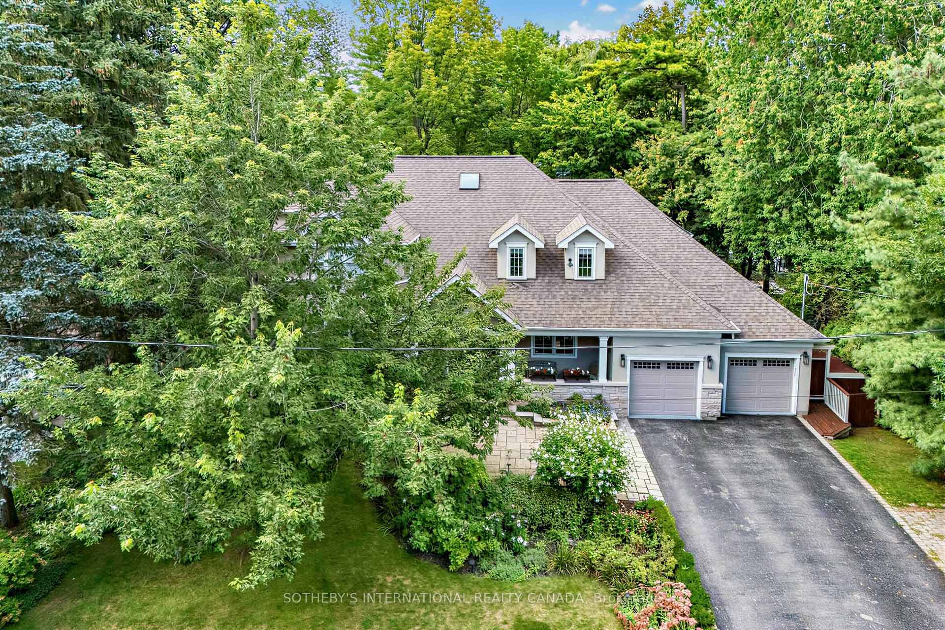 Photo 3 of 407 Cairncroft Road, Oakville, Morrison — HOMEH