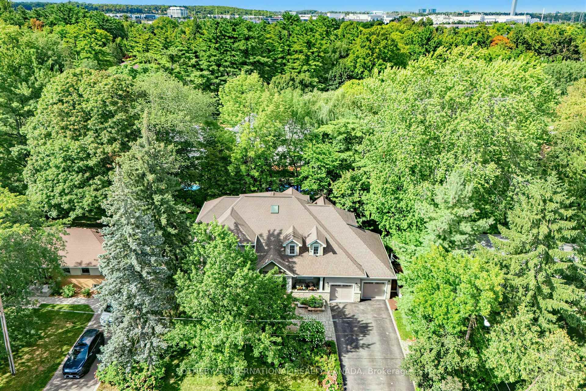 Photo 4 of 407 Cairncroft Road, Oakville, Morrison — HOMEH