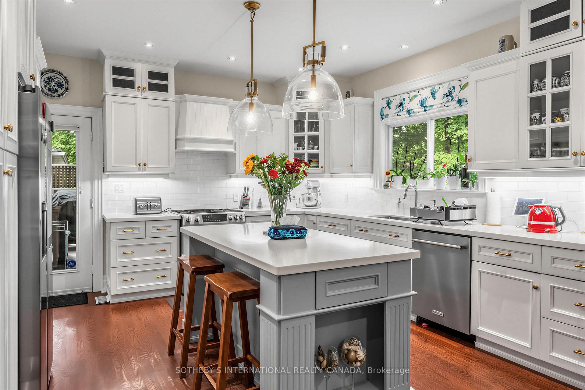 Photo 15 of 407 Cairncroft Road, Oakville, Morrison — HOMEH