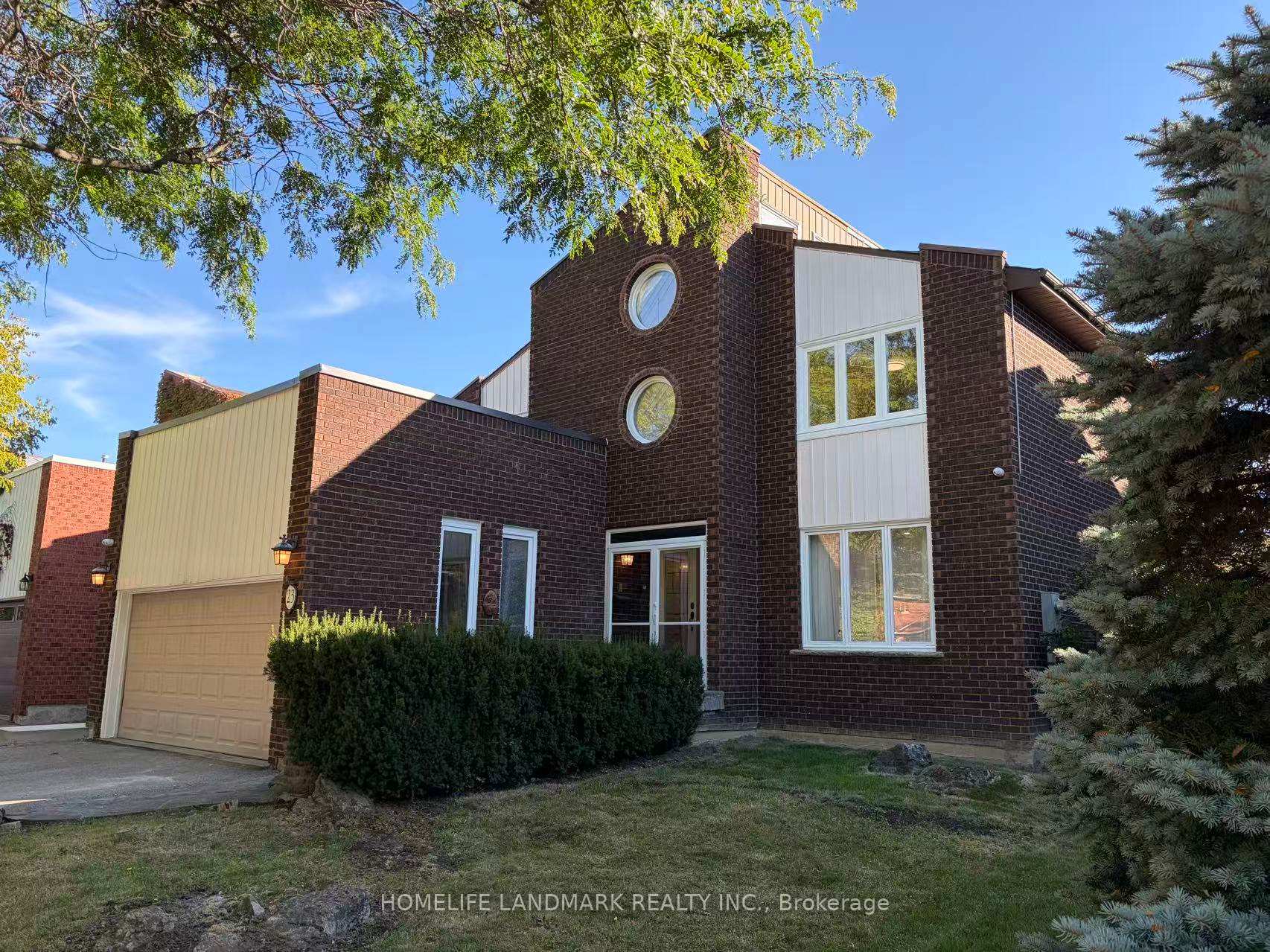 Photo 2 of 23 Hashbury Place, Markham, Thornlea — HOMEH