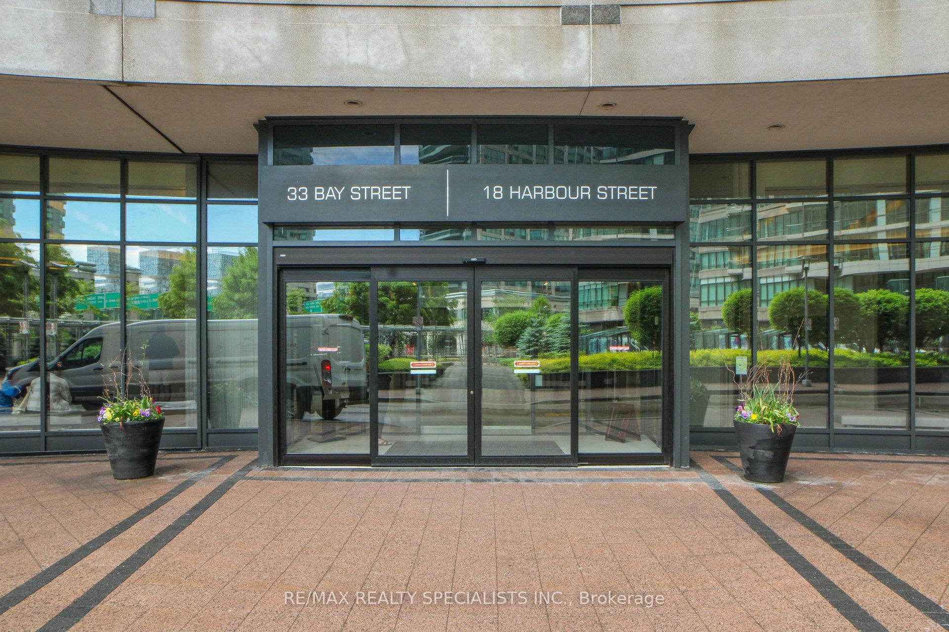 Photo 3 of Unit 3004, 18 Harbour Street, Toronto, Waterfront Communities — HOMEH
