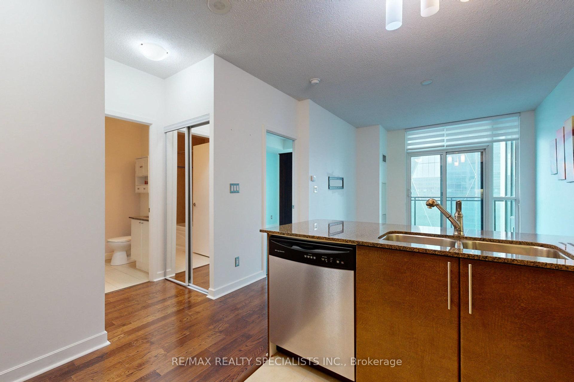 Photo 9 of Unit 3004, 18 Harbour Street, Toronto, Waterfront Communities — HOMEH