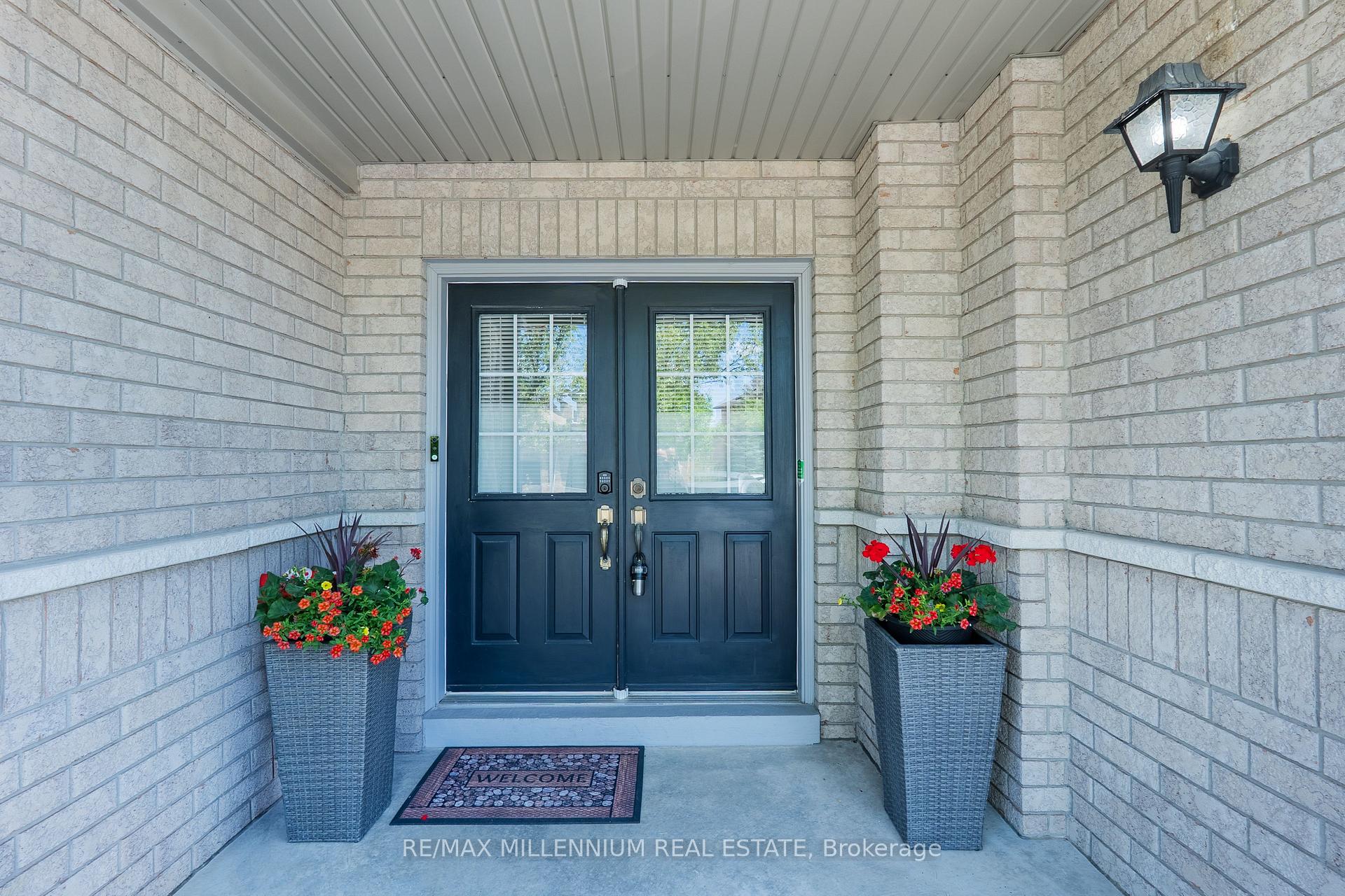 Photo 3 of 90 Ronan Crescent, Vaughan, Sonoma Heights — HOMEH