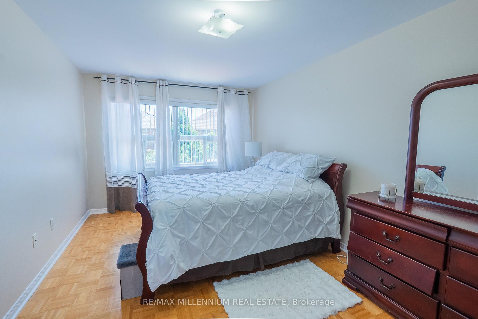 Photo 23 of 90 Ronan Crescent, Vaughan, Sonoma Heights — HOMEH