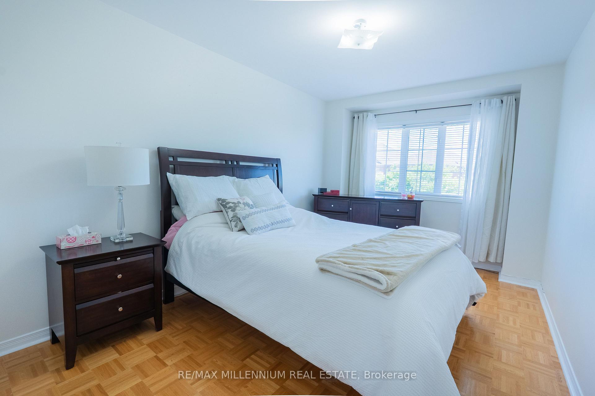Photo 33 of 90 Ronan Crescent, Vaughan, Sonoma Heights — HOMEH