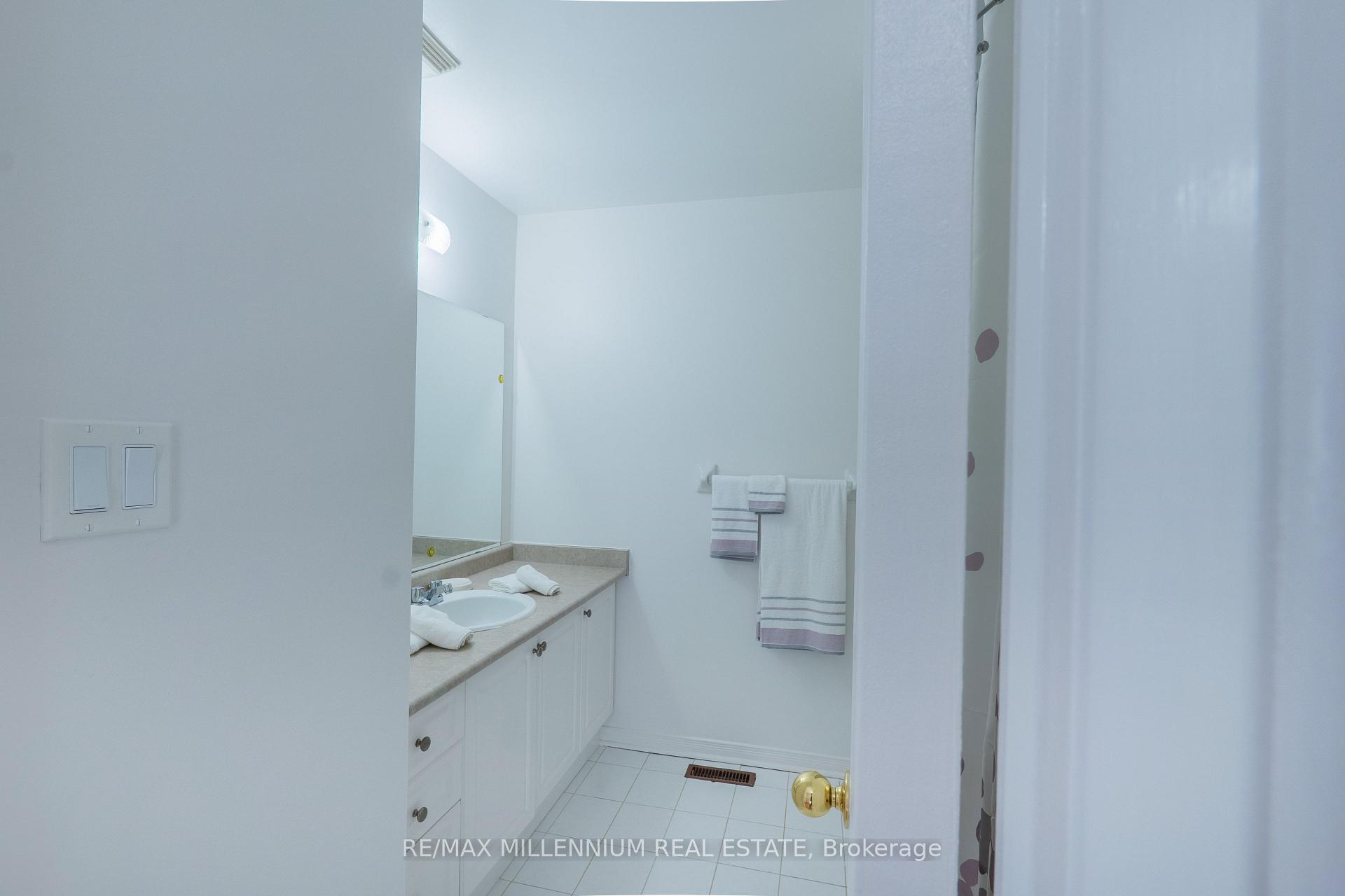 Photo 41 of 90 Ronan Crescent, Vaughan, Sonoma Heights — HOMEH