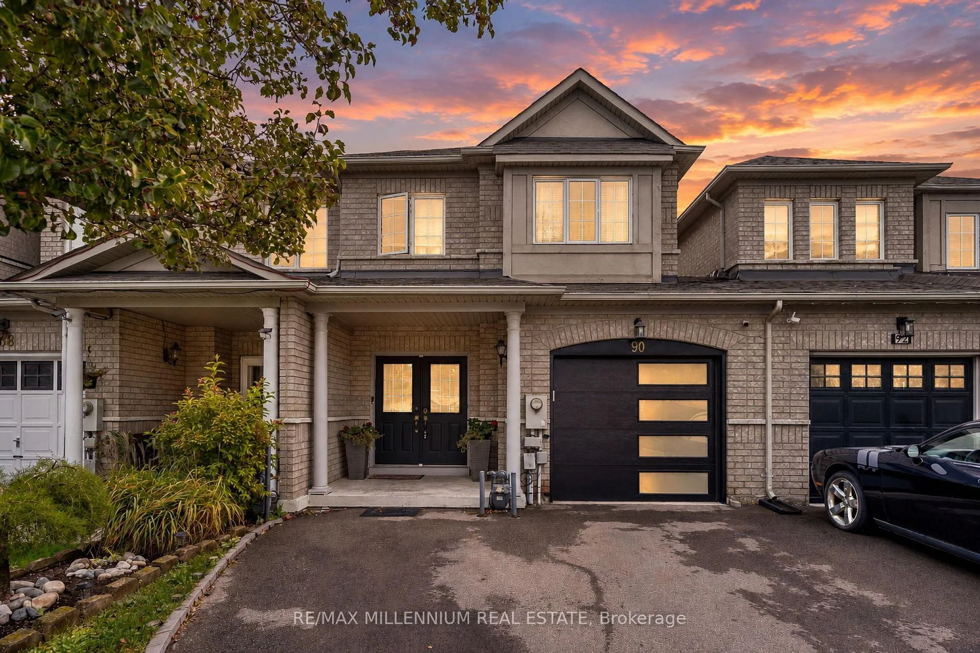 Photo 4 of 90 Ronan Crescent, Vaughan, Sonoma Heights — HOMEH