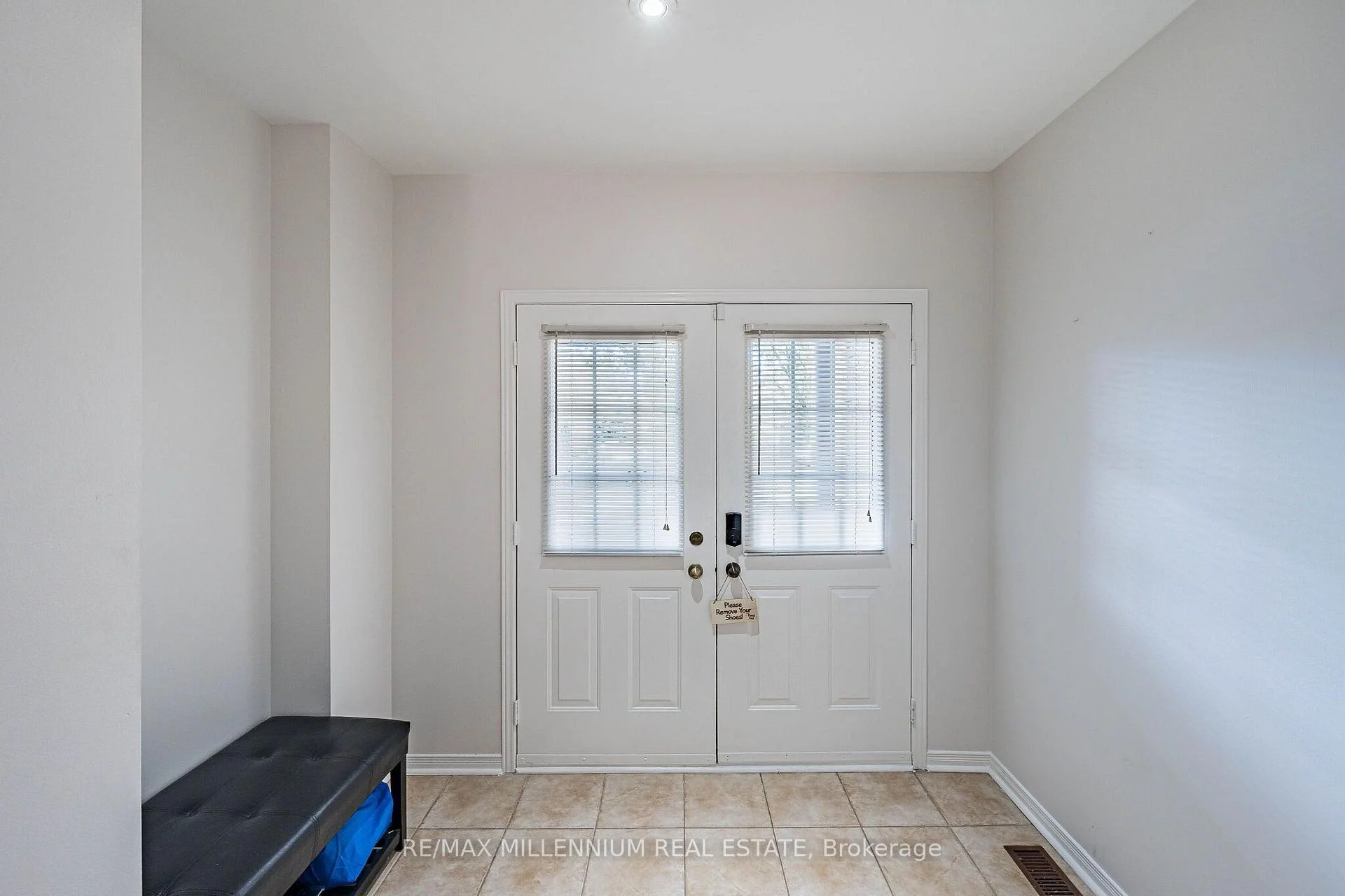 Photo 8 of 90 Ronan Crescent, Vaughan, Sonoma Heights — HOMEH