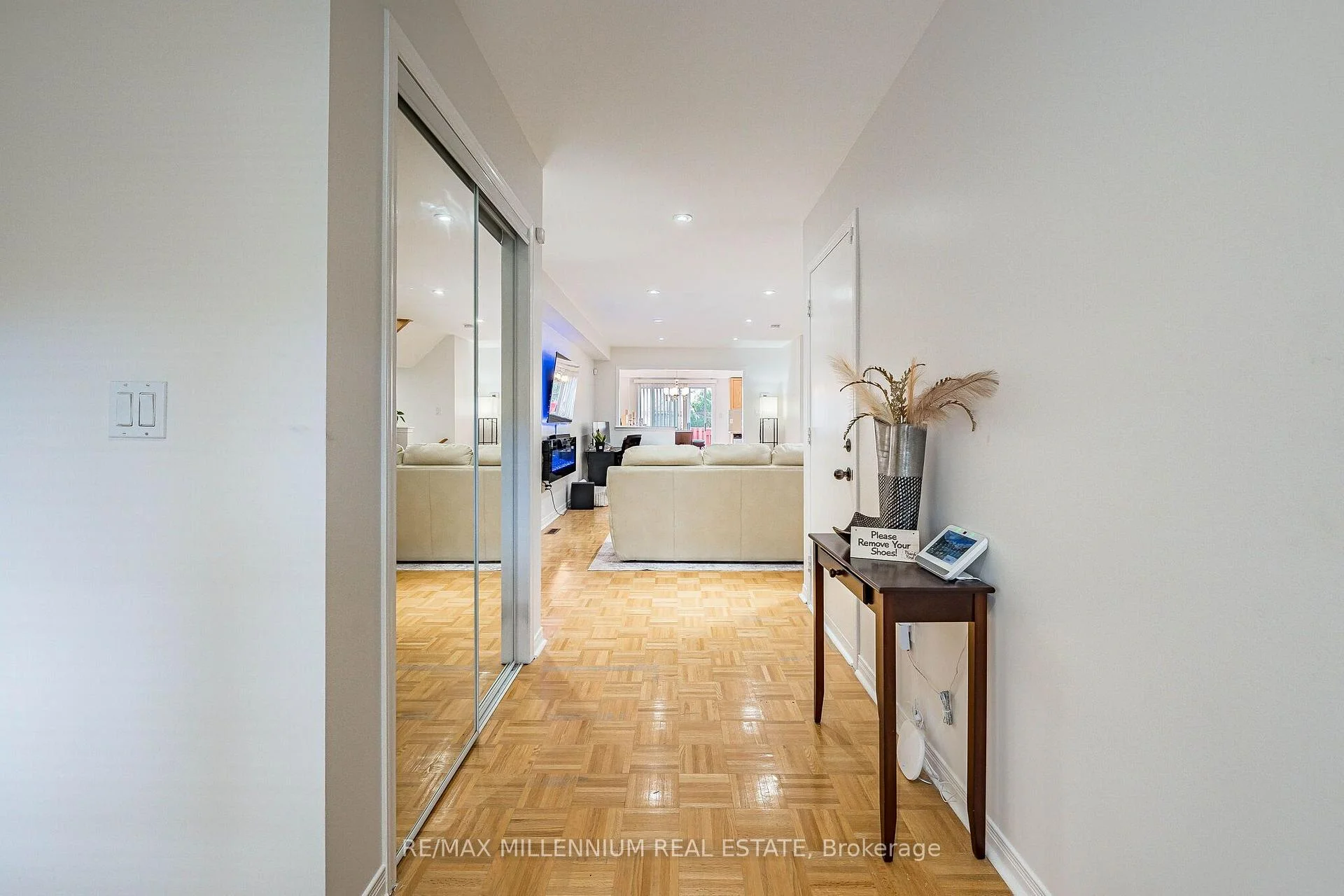 Photo 10 of 90 Ronan Crescent, Vaughan, Sonoma Heights — HOMEH