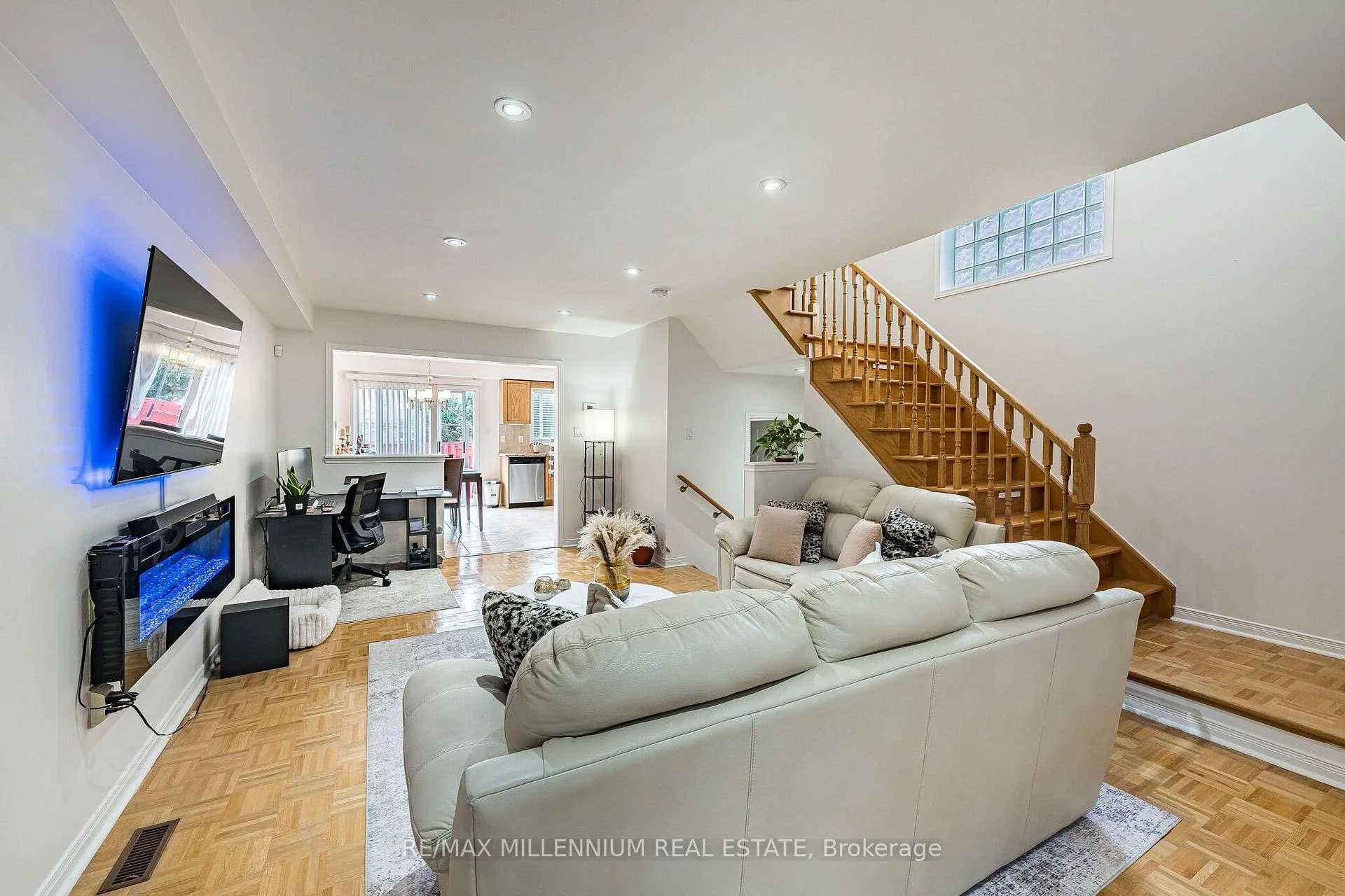 Photo 12 of 90 Ronan Crescent, Vaughan, Sonoma Heights — HOMEH