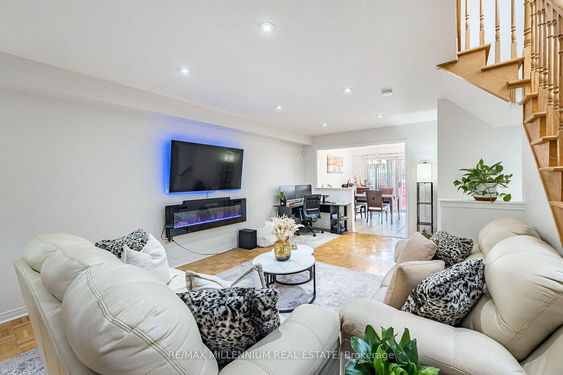 Photo 14 of 90 Ronan Crescent, Vaughan, Sonoma Heights — HOMEH