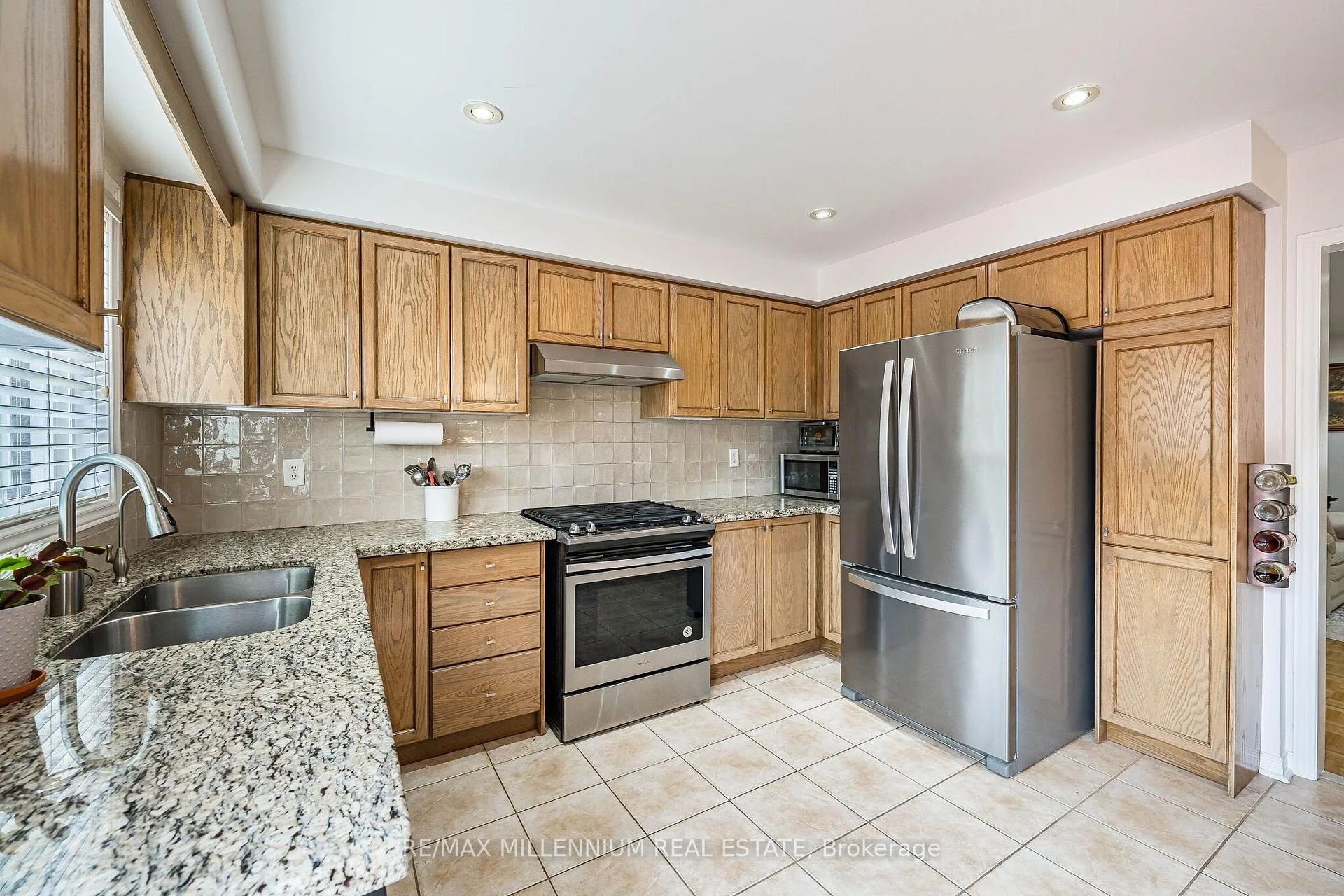 Photo 34 of 90 Ronan Crescent, Vaughan, Sonoma Heights — HOMEH