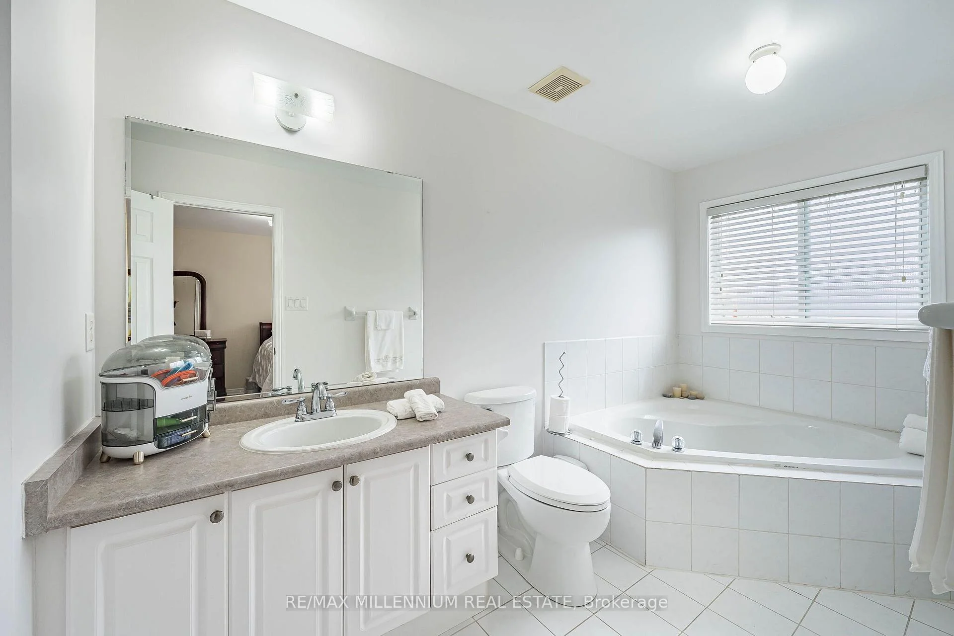 Photo 58 of 90 Ronan Crescent, Vaughan, Sonoma Heights — HOMEH