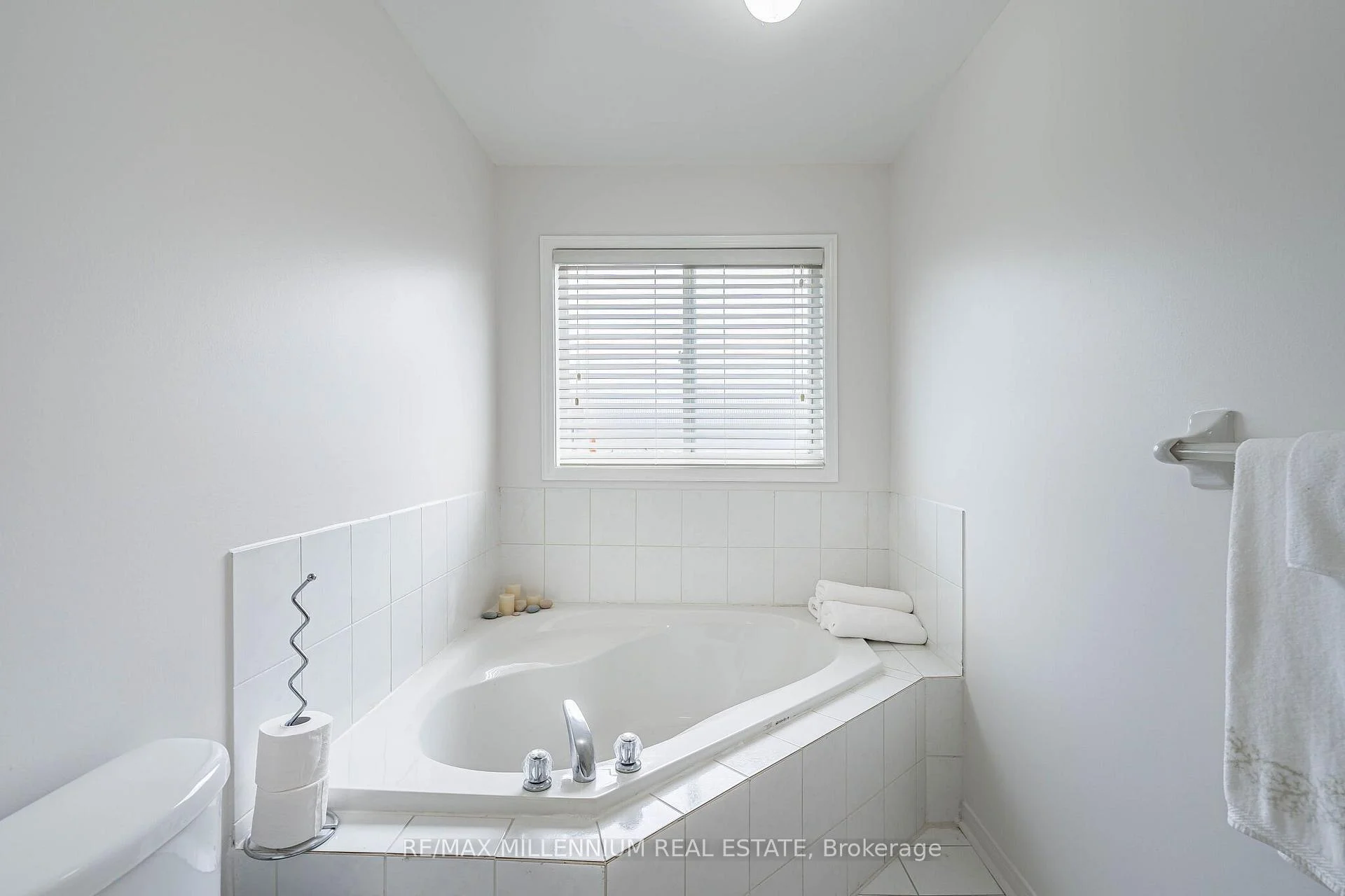 Photo 60 of 90 Ronan Crescent, Vaughan, Sonoma Heights — HOMEH