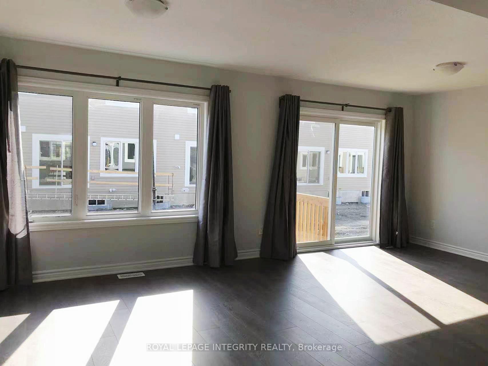 Photo 7 of 705 Logperch Circle, Ottawa, Barrhaven - Half Moon Bay — HOMEH