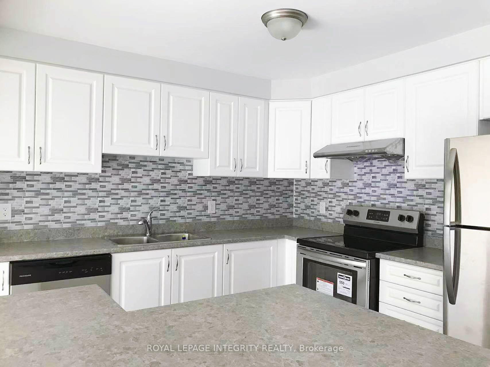 Photo 9 of 705 Logperch Circle, Ottawa, Barrhaven - Half Moon Bay — HOMEH