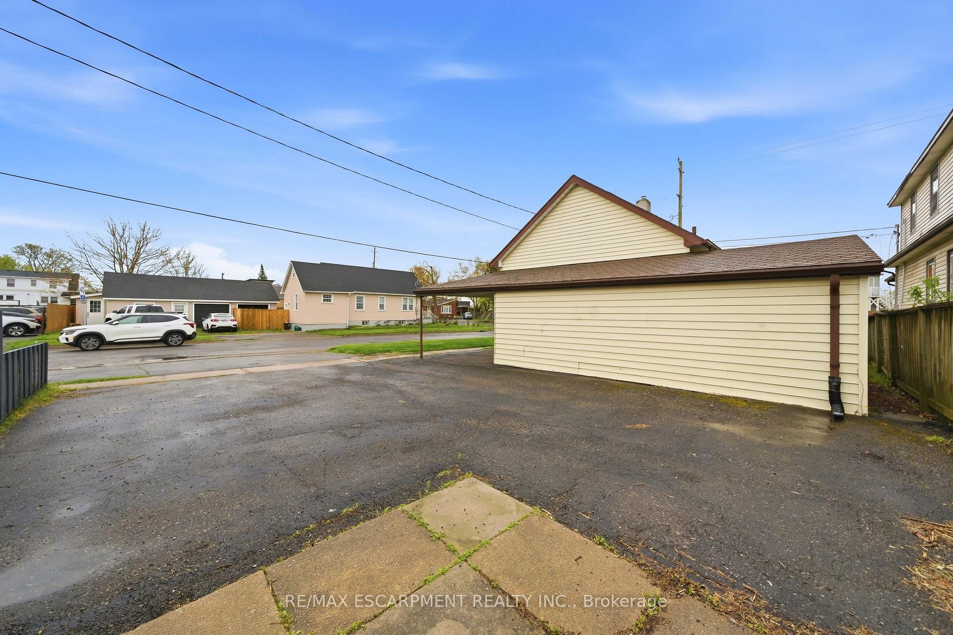 Photo 30 of 107 Broadway Street, Welland, Broadway — HOMEH