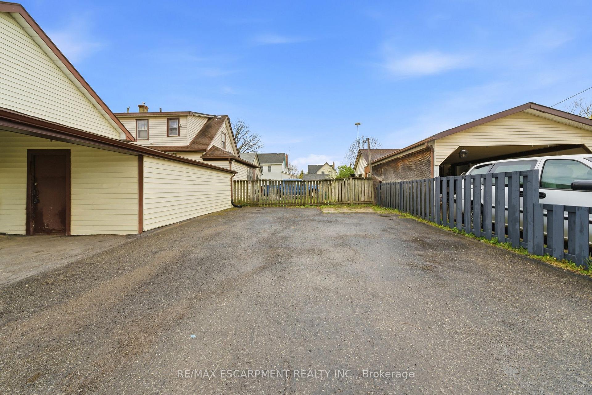 Photo 31 of 107 Broadway Street, Welland, Broadway — HOMEH