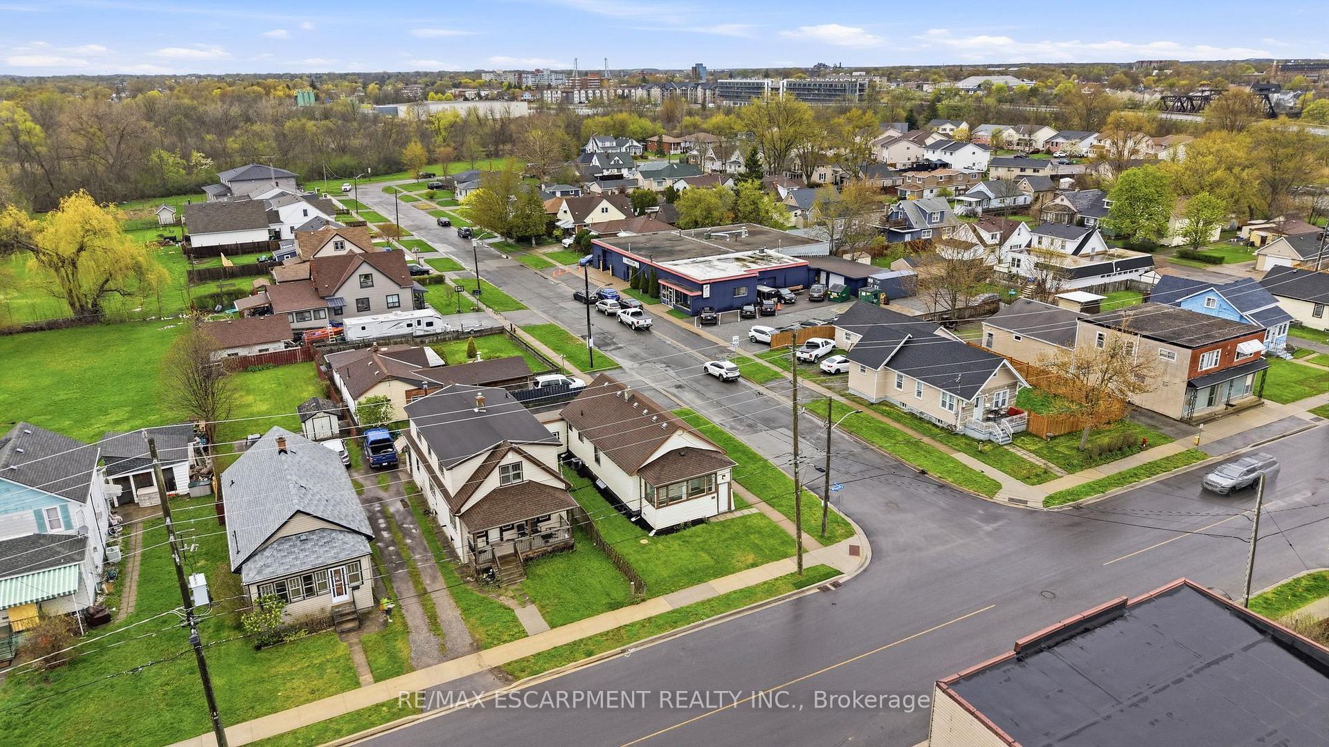 Photo 36 of 107 Broadway Street, Welland, Broadway — HOMEH