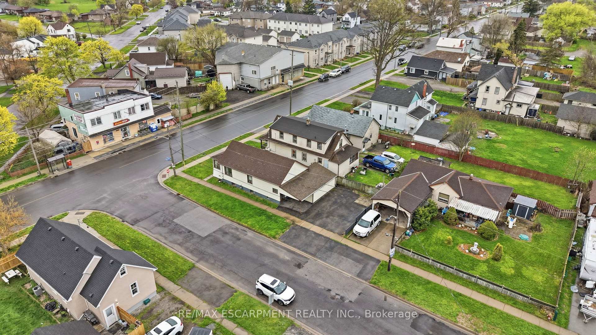 Photo 39 of 107 Broadway Street, Welland, Broadway — HOMEH
