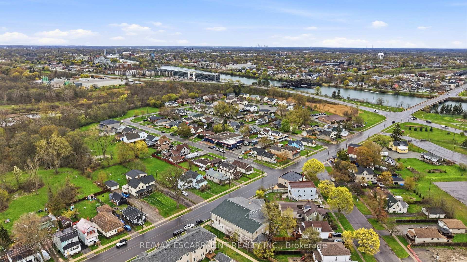 Photo 42 of 107 Broadway Street, Welland, Broadway — HOMEH