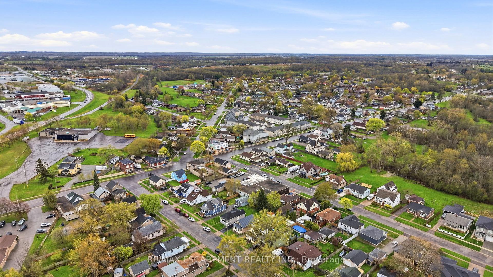Photo 45 of 107 Broadway Street, Welland, Broadway — HOMEH