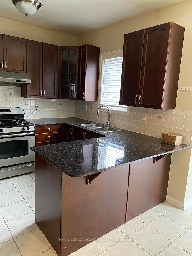 Photo 4 of Unit Upper, 43 Vanderbrink Drive, Brampton, Sandringham-Wellington — HOMEH
